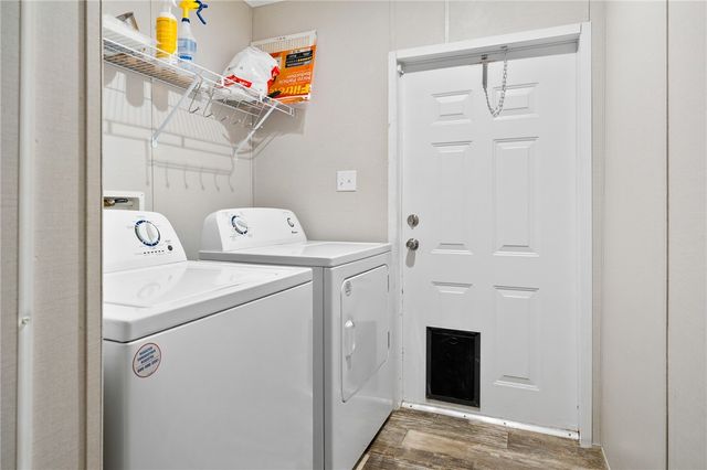 1212 Fort Worth St, Rockport, TX 78382