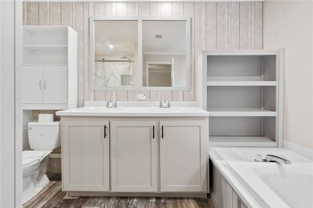 1212 Fort Worth St, Rockport, TX 78382