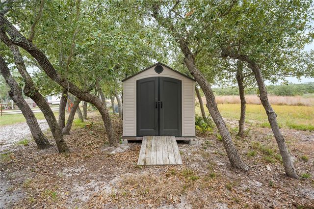 1212 Fort Worth St, Rockport, TX 78382