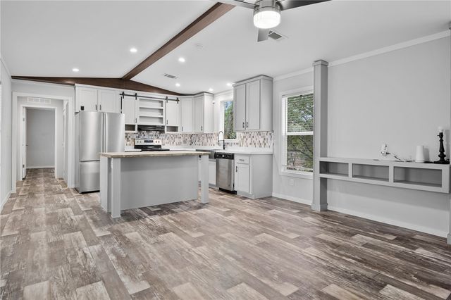 1212 Fort Worth St, Rockport, TX 78382