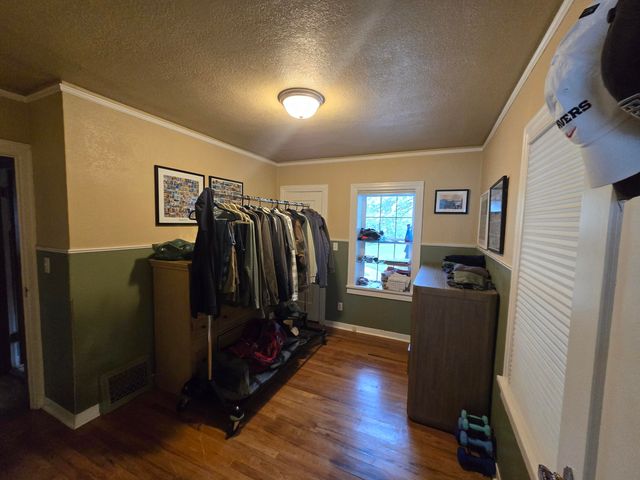 2025 Lawrence Street, Klamath Falls, OR 97601