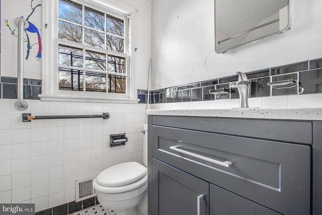 1605 CRITTENDEN ST NE, Washington, DC 20017