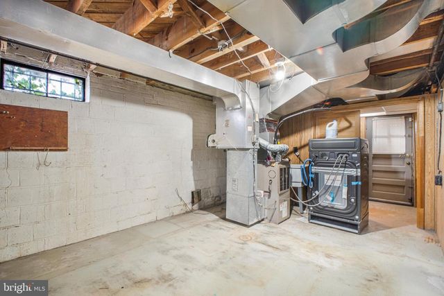 1605 CRITTENDEN ST NE, Washington, DC 20017