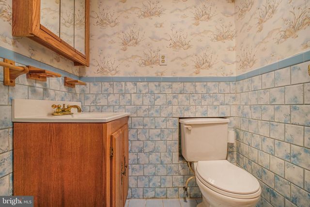 1605 CRITTENDEN ST NE, Washington, DC 20017