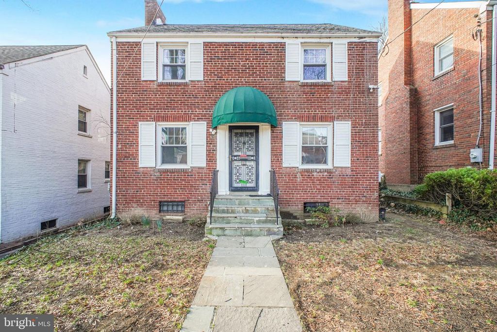 1605 CRITTENDEN ST NE, Washington, DC 20017