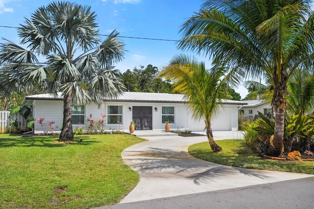 313 SE Flamingo Avenue, Stuart, FL 34996