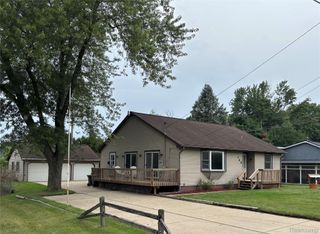 143 Schorn Drive, Orion Charter Township, MI 48362