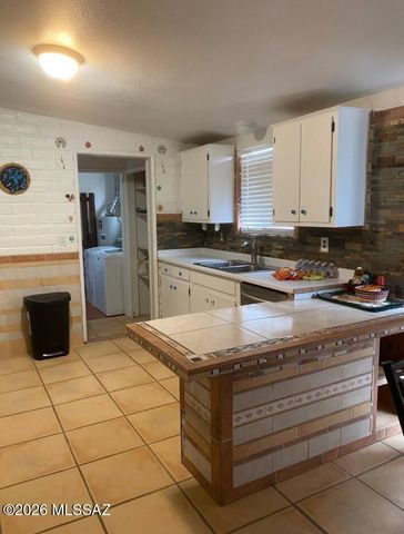 4415 N Swan Road, Tucson, AZ 85718