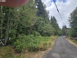 E 2nd to W 1st St, Rainier, OR 97048