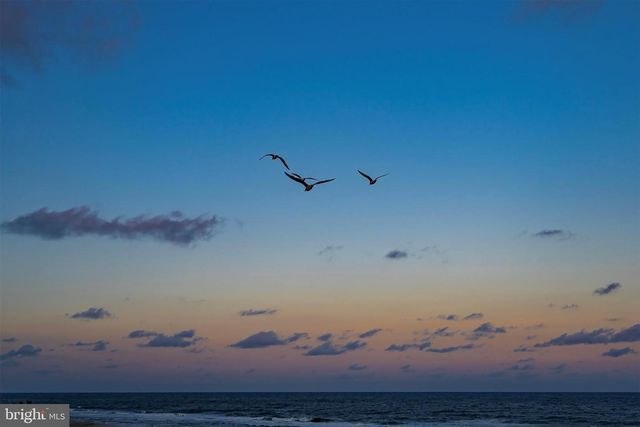 11 3RD STREET, Surf City, NJ 08008