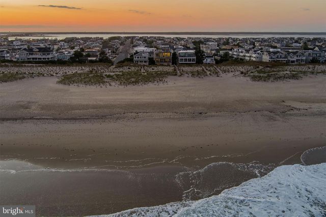 11 3RD STREET, Surf City, NJ 08008