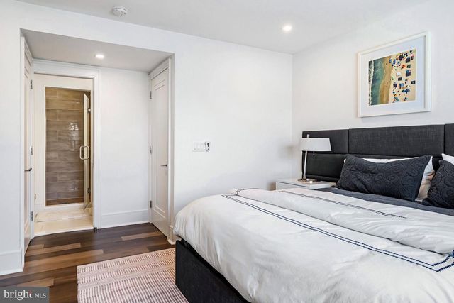 11 3RD STREET, Surf City, NJ 08008