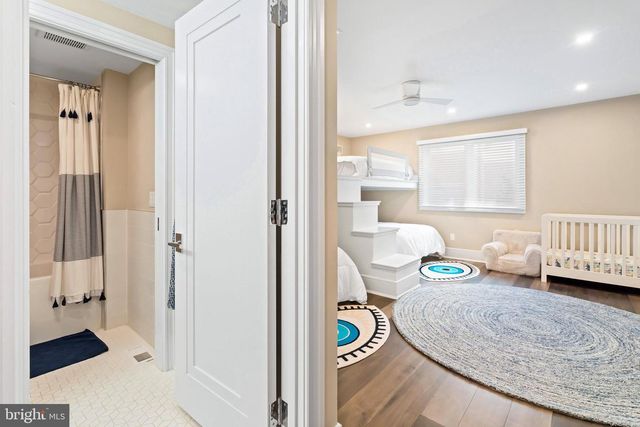 11 3RD STREET, Surf City, NJ 08008