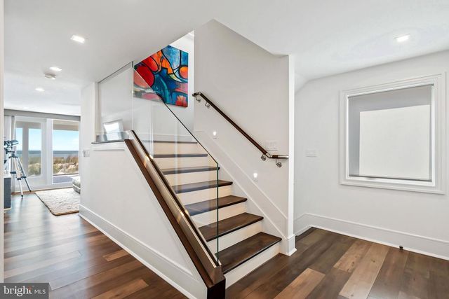 11 3RD STREET, Surf City, NJ 08008