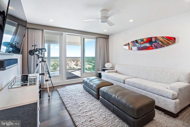 11 3RD STREET, Surf City, NJ 08008