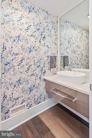 11 3RD STREET, Surf City, NJ 08008