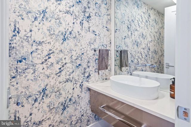 11 3RD STREET, Surf City, NJ 08008