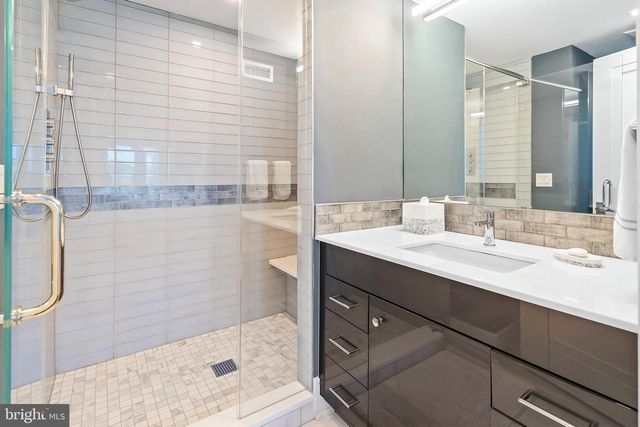 11 3RD STREET, Surf City, NJ 08008