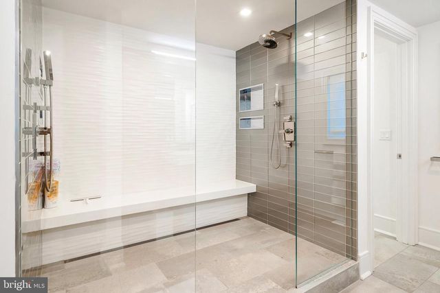 11 3RD STREET, Surf City, NJ 08008