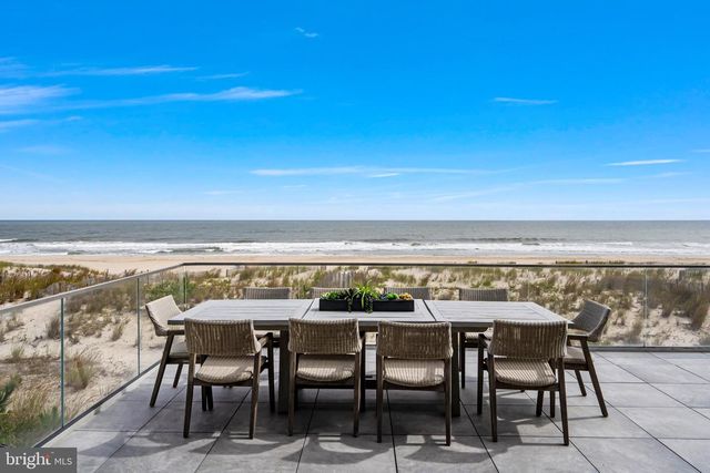 11 3RD STREET, Surf City, NJ 08008