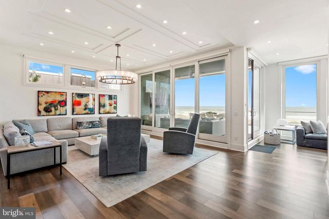 11 3RD STREET, Surf City, NJ 08008