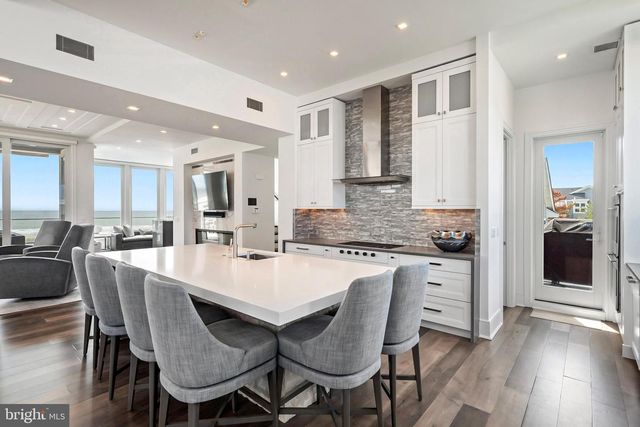 11 3RD STREET, Surf City, NJ 08008