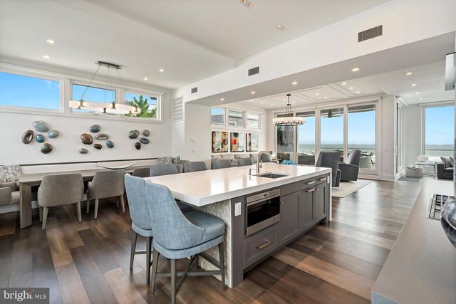 11 3RD STREET, Surf City, NJ 08008