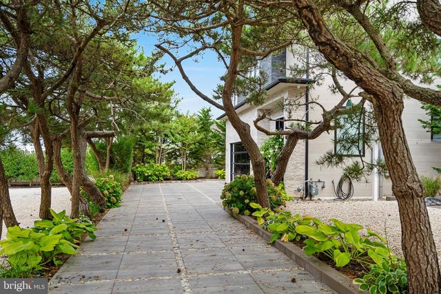 11 3RD STREET, Surf City, NJ 08008