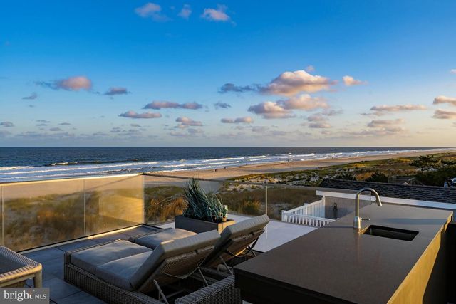 11 3RD STREET, Surf City, NJ 08008