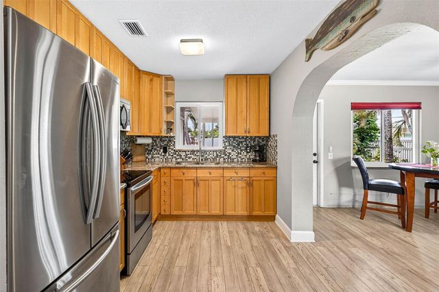 5519 COMMONWEALTH AVENUE N, St Petersburg, FL 33703