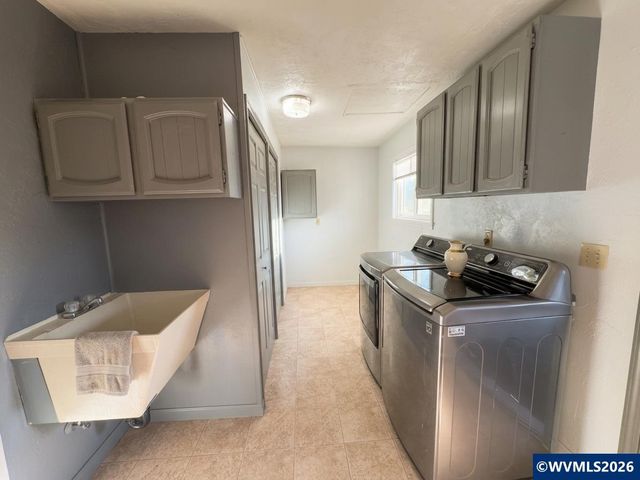 38790 Gilkey Rd, Scio, OR 97374