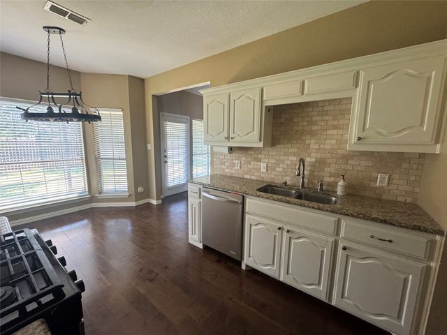 1403 Hickory Drive, Pilot Point, TX 76258