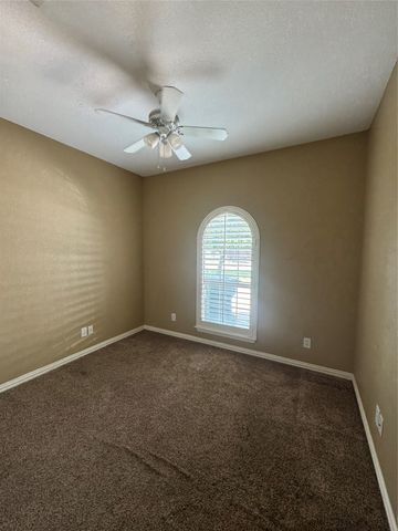 1403 Hickory Drive, Pilot Point, TX 76258