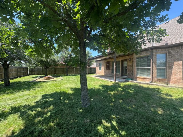 1403 Hickory Drive, Pilot Point, TX 76258