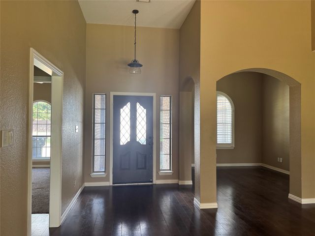 1403 Hickory Drive, Pilot Point, TX 76258