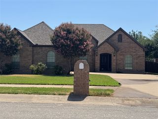 1403 Hickory Drive, Pilot Point, TX 76258