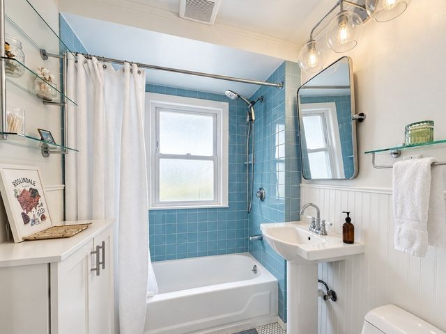 134 Tyndale St 2, Boston, MA 02131