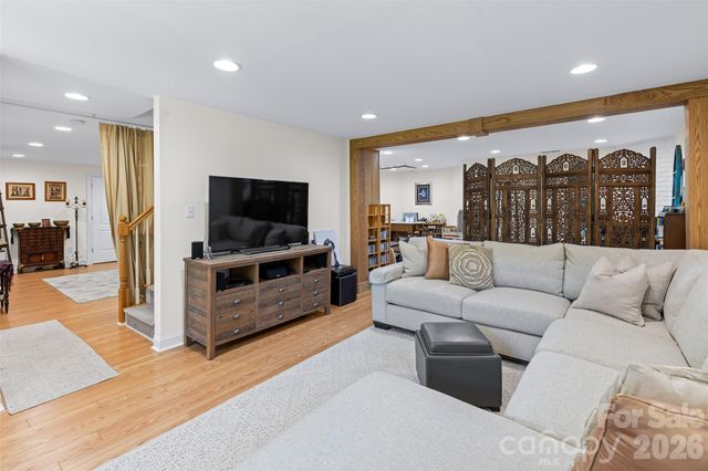 72 Whitfield Lane, Weaverville, NC 28787