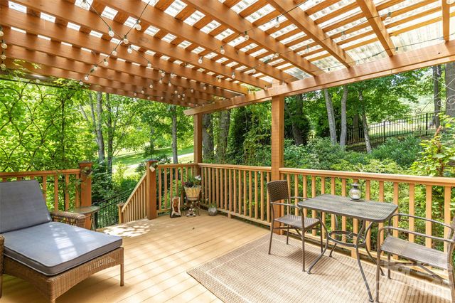 72 Whitfield Lane, Weaverville, NC 28787