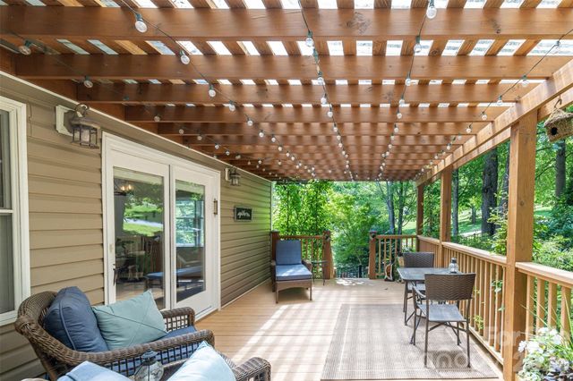 72 Whitfield Lane, Weaverville, NC 28787