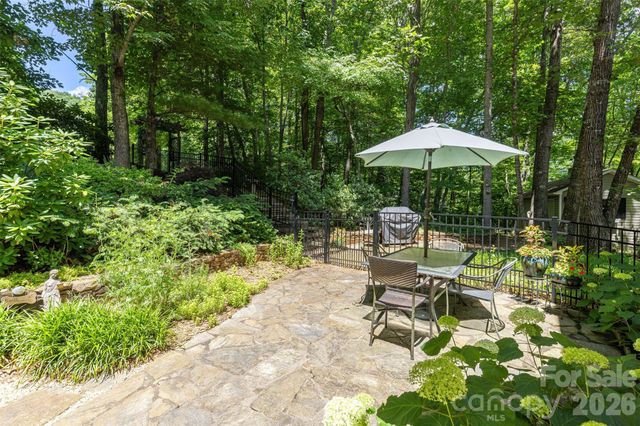72 Whitfield Lane, Weaverville, NC 28787