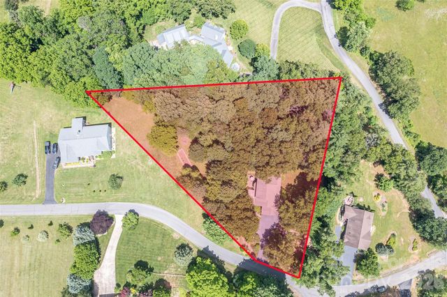 72 Whitfield Lane, Weaverville, NC 28787