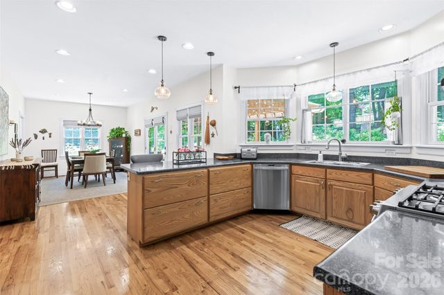 72 Whitfield Lane, Weaverville, NC 28787