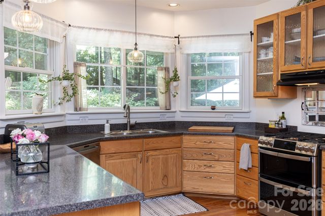 72 Whitfield Lane, Weaverville, NC 28787