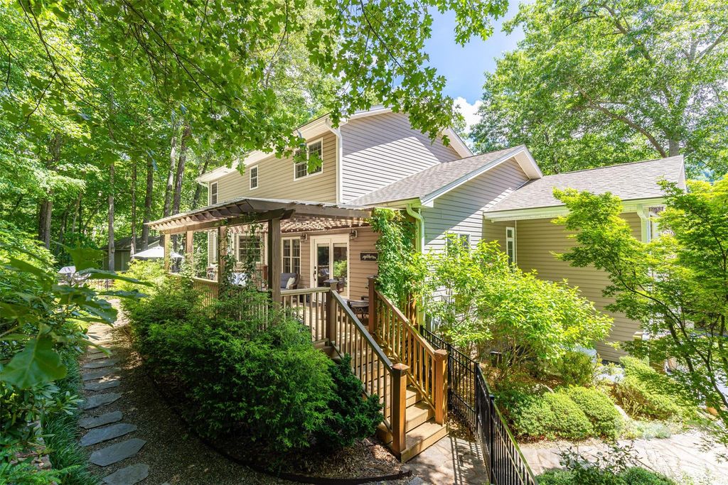 72 Whitfield Lane, Weaverville, NC 28787