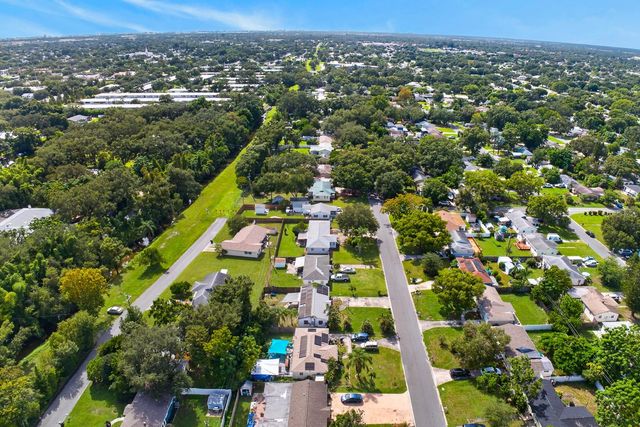 5260 43RD AVENUE N, St Petersburg, FL 33709