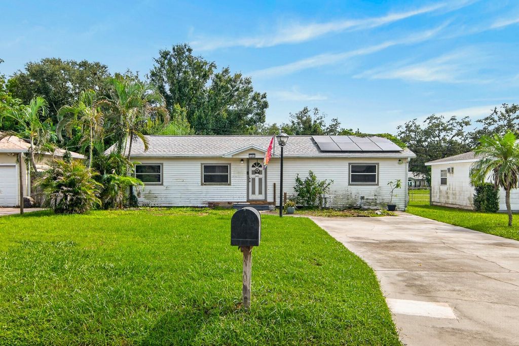5260 43RD AVENUE N, St Petersburg, FL 33709