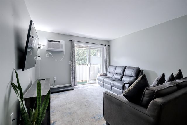 130 Eastern Ave Apt 201, Manchester, NH 03104