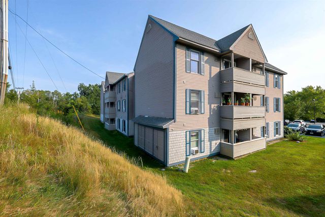 130 Eastern Ave Apt 201, Manchester, NH 03104