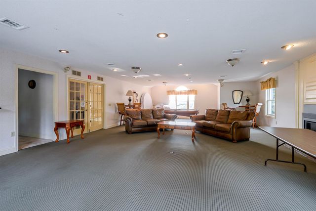 130 Eastern Ave Apt 201, Manchester, NH 03104
